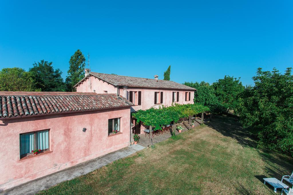 Agriturismo Il Pettirosso Guest House Forli Ngoại thất bức ảnh